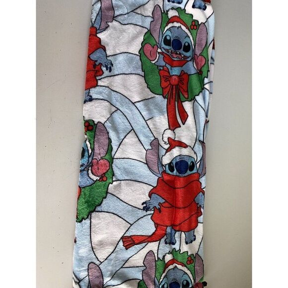 Disney Stitch Christmas Holiday Throw Blanket 50”x70” Wreath Santa Hat Scarf NEW - Picture 11 of 13
